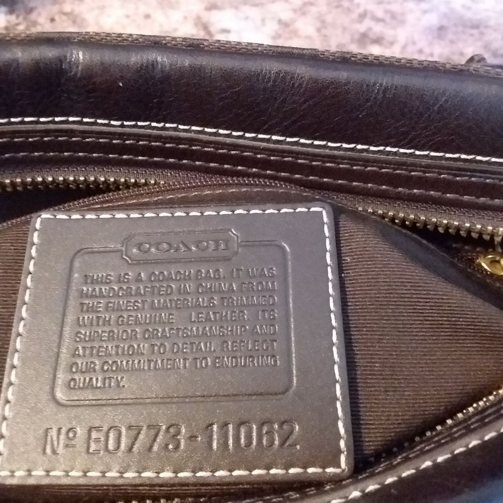 Coach Sig. Hamptons Bag & Matching Wallet 11062 - Picture 3 of 8